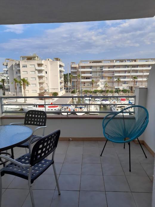 Appartement Lumineux Sur Les Canaux 罗萨斯 外观 照片